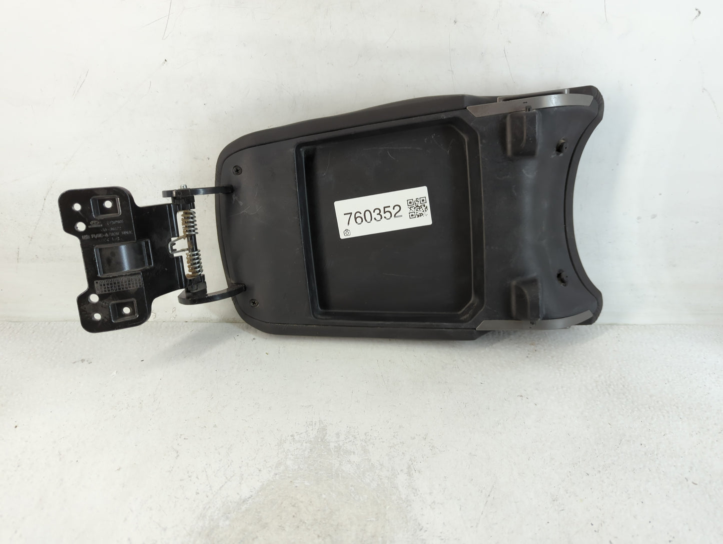 2012 Hyundai Azera Center Console Armrest Cover Lid Fits OEM Used Auto Parts - Oemusedautoparts1.com
