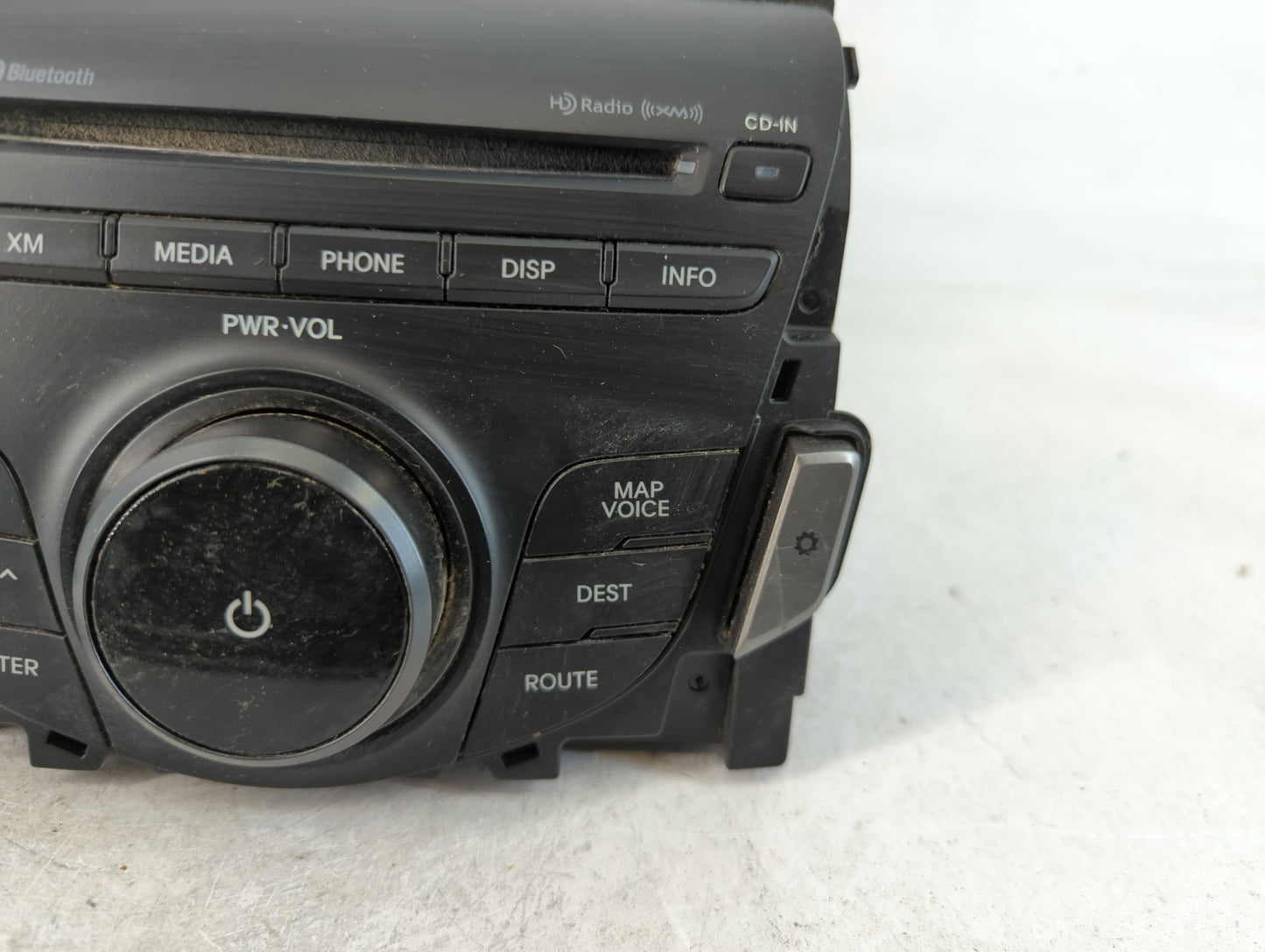 2012-2013 Hyundai Azera Am Fm Cd Player Radio Receiver - Oemusedautoparts1.com