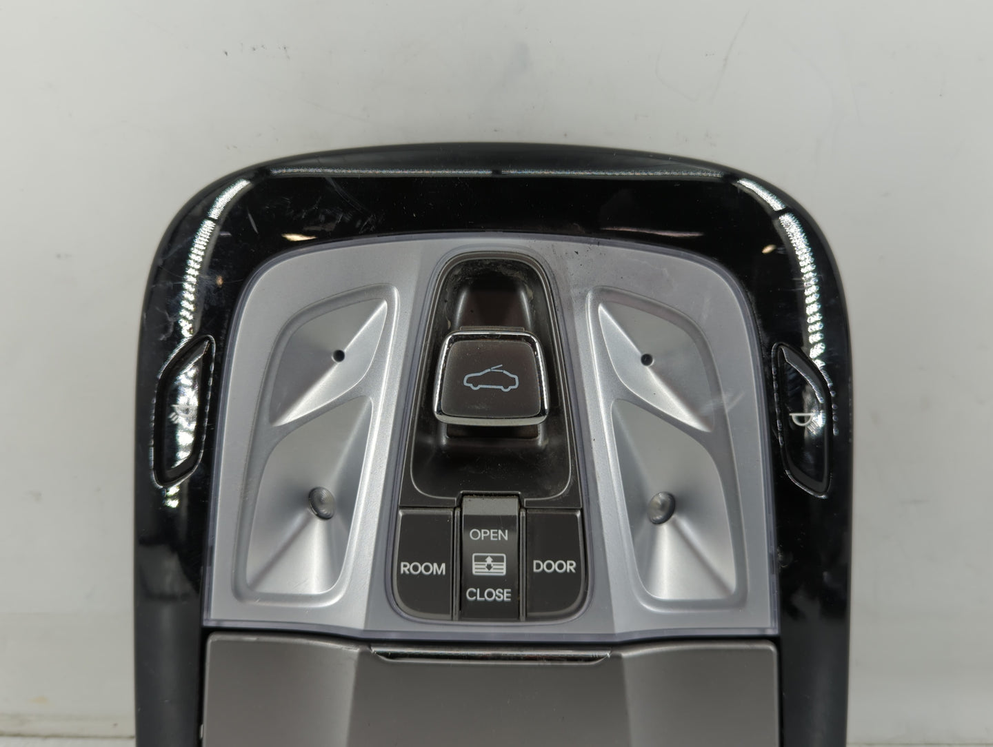 2012-2014 Hyundai Azera Overhead Roof Console 762439 - Oemusedautoparts1.com