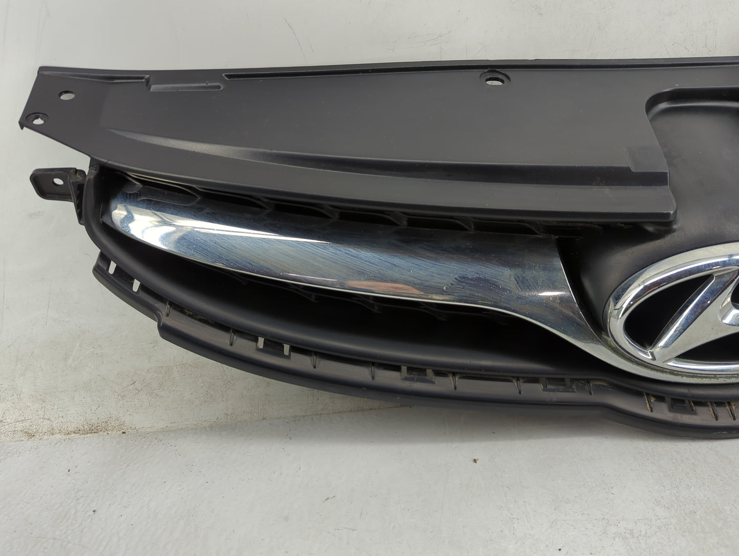 2011-2013 Hyundai Elantra Front Grille Bumper Not Included 1150143 - Oemusedautoparts1.com