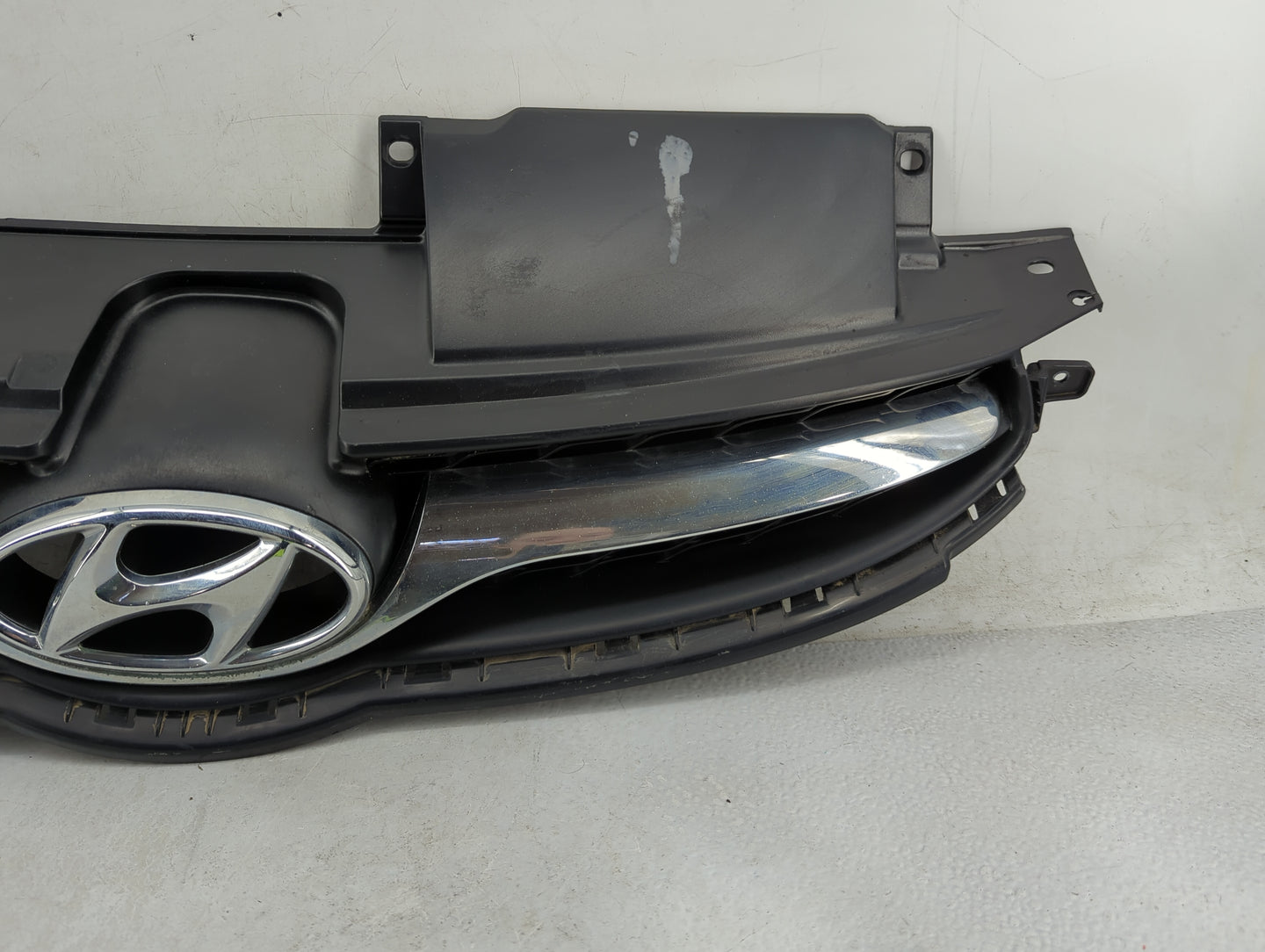 2011-2013 Hyundai Elantra Front Grille Bumper Not Included 1150143 - Oemusedautoparts1.com