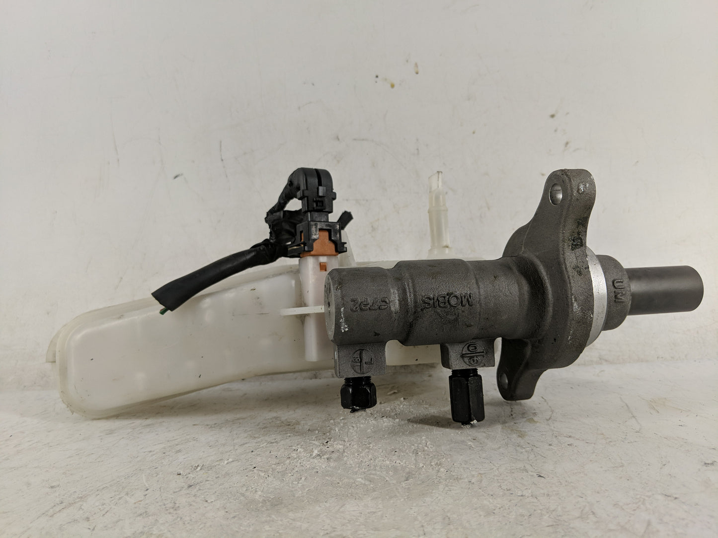 2011-2016 Hyundai Elantra Brake Master Cylinder - Oemusedautoparts1.com