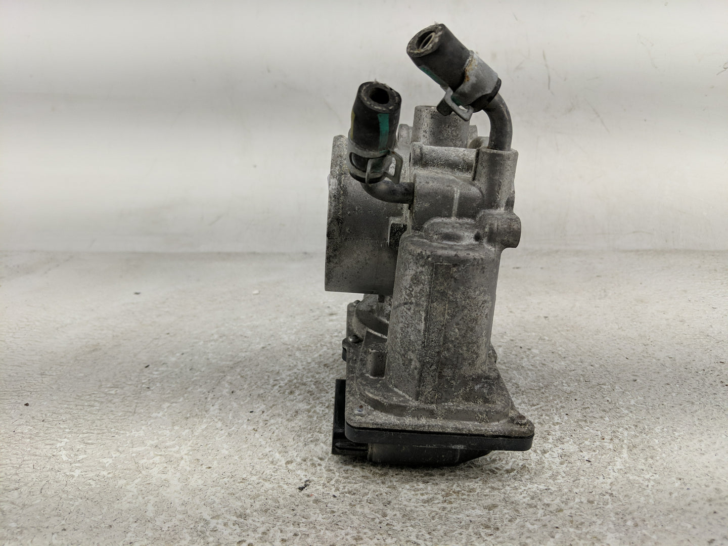 2011-2020 Hyundai Elantra Throttle Body P/N:35100-2E000 Fits Fits 2011 2012 2013 2014 2015 2016 2017 2018 2019 2020 2021 OEM