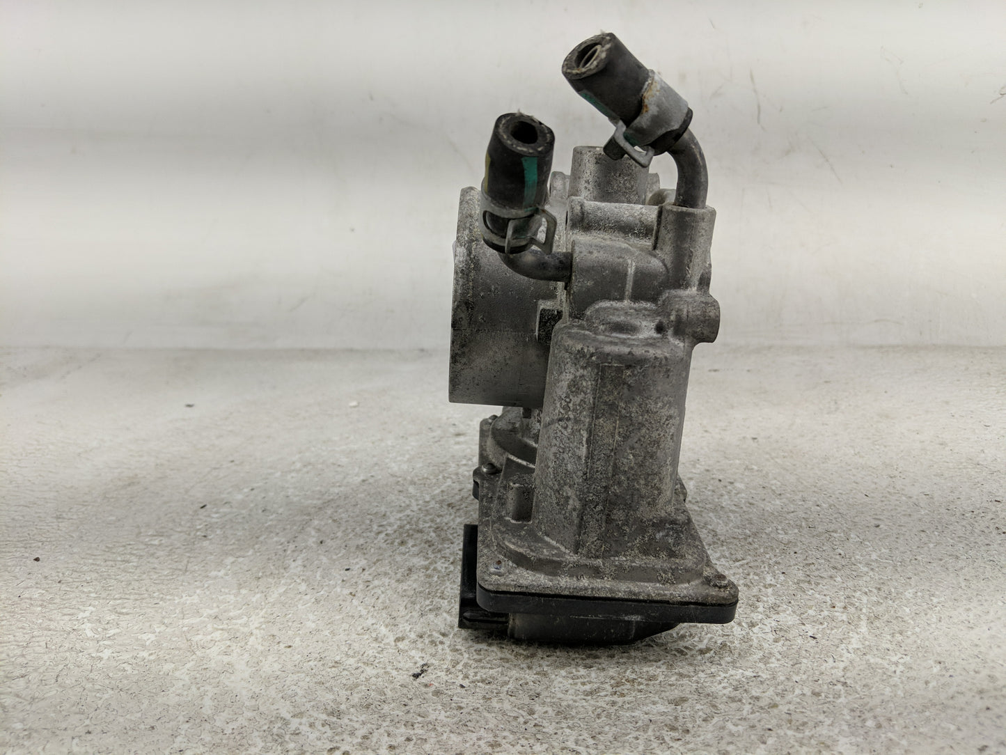 2011-2020 Hyundai Elantra Throttle Body P/N:35100-2E000 Fits Fits 2011 2012 2013 2014 2015 2016 2017 2018 2019 2020 2021 OEM