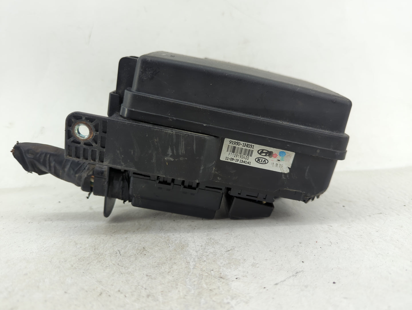 2010-2012 Hyundai Elantra Fusebox Fuse Box Panel Relay Module P/N:91950-1H031 Fits Fits 2010 2011 2012 OEM Used Auto Parts -