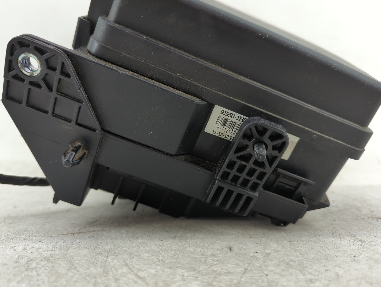 2010-2012 Hyundai Elantra Fusebox Fuse Box Panel Relay Module P/N:919501H031 Fits Fits 2010 2011 2012 OEM Used Auto Parts - 