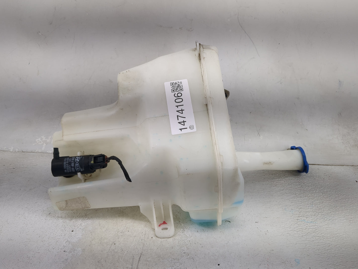 2011-2013 Hyundai Elantra Windshield Washer Fluid Reservoir Bottle Oem 1474106 - Oemusedautoparts1.com
