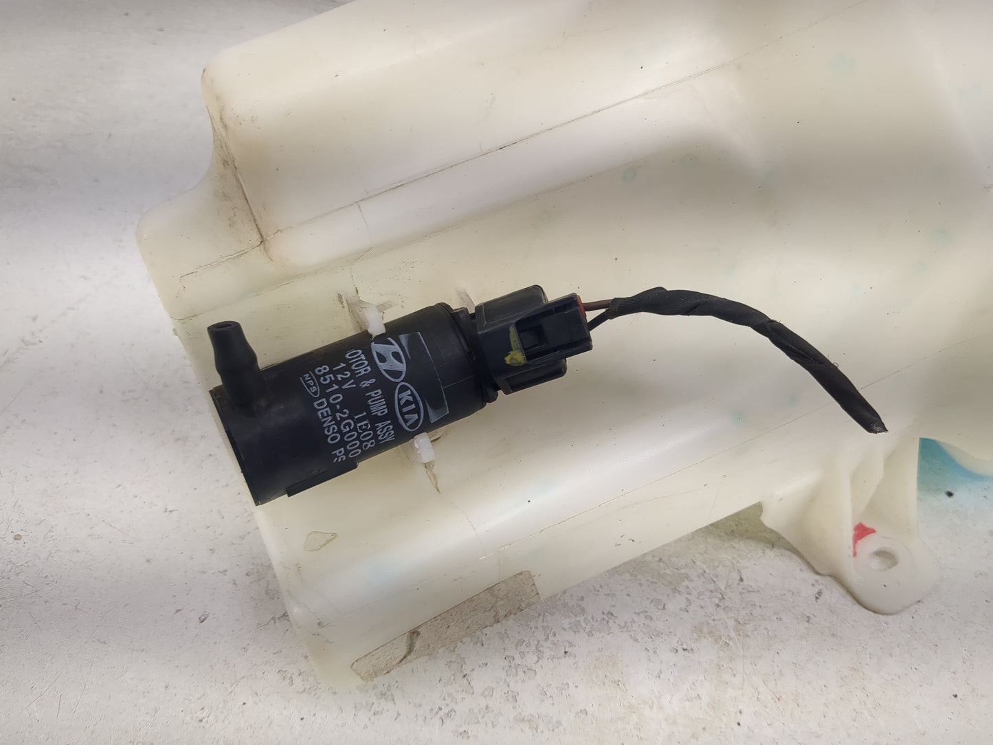 2011-2013 Hyundai Elantra Windshield Washer Fluid Reservoir Bottle Oem 1474106 - Oemusedautoparts1.com