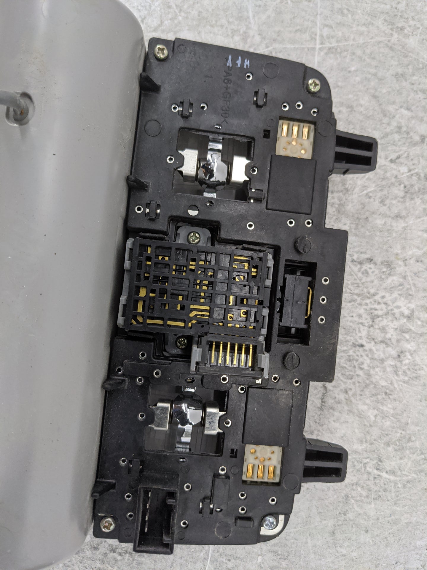 2011-2013 Hyundai Elantra Overhead Roof Console 1478174 - Oemusedautoparts1.com