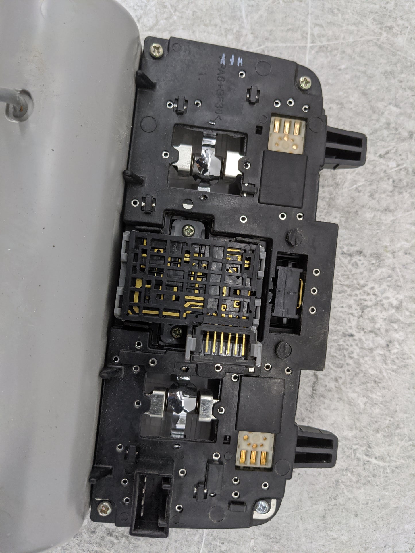 2011-2013 Hyundai Elantra Overhead Roof Console 1478174 - Oemusedautoparts1.com