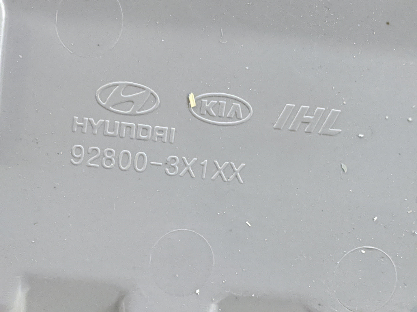 2011-2013 Hyundai Elantra Overhead Roof Console 1478174 - Oemusedautoparts1.com