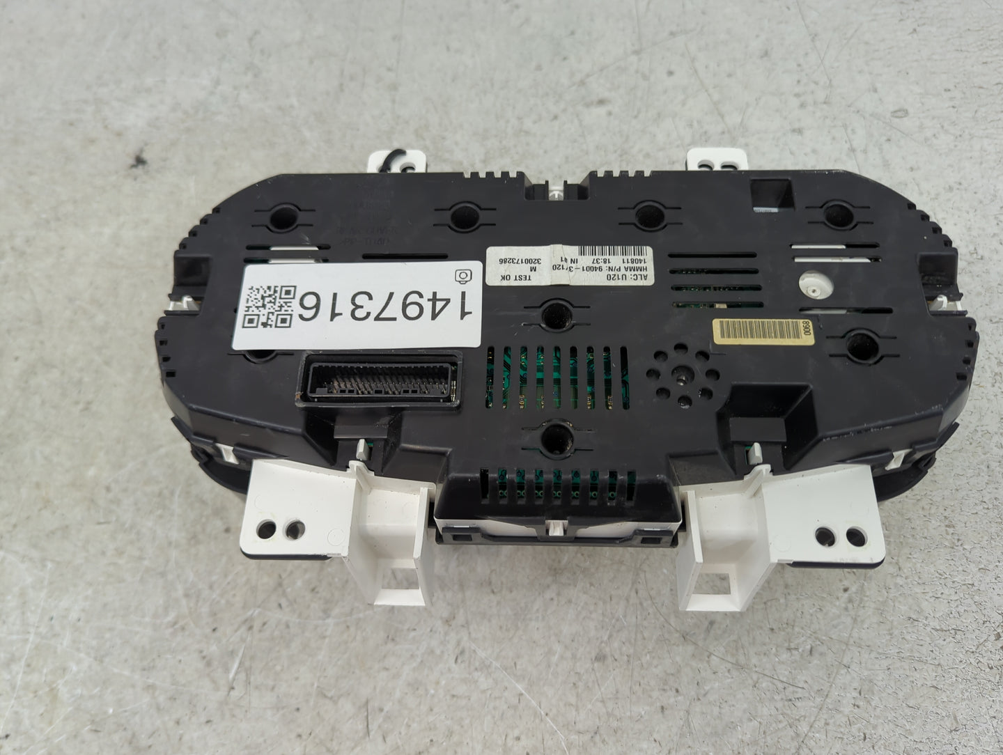 2012 Hyundai Elantra Instrument Cluster Speedometer Gauges P/N:94001-3Y120 Miles: Fits OEM Used Auto Parts - Oemusedautopart
