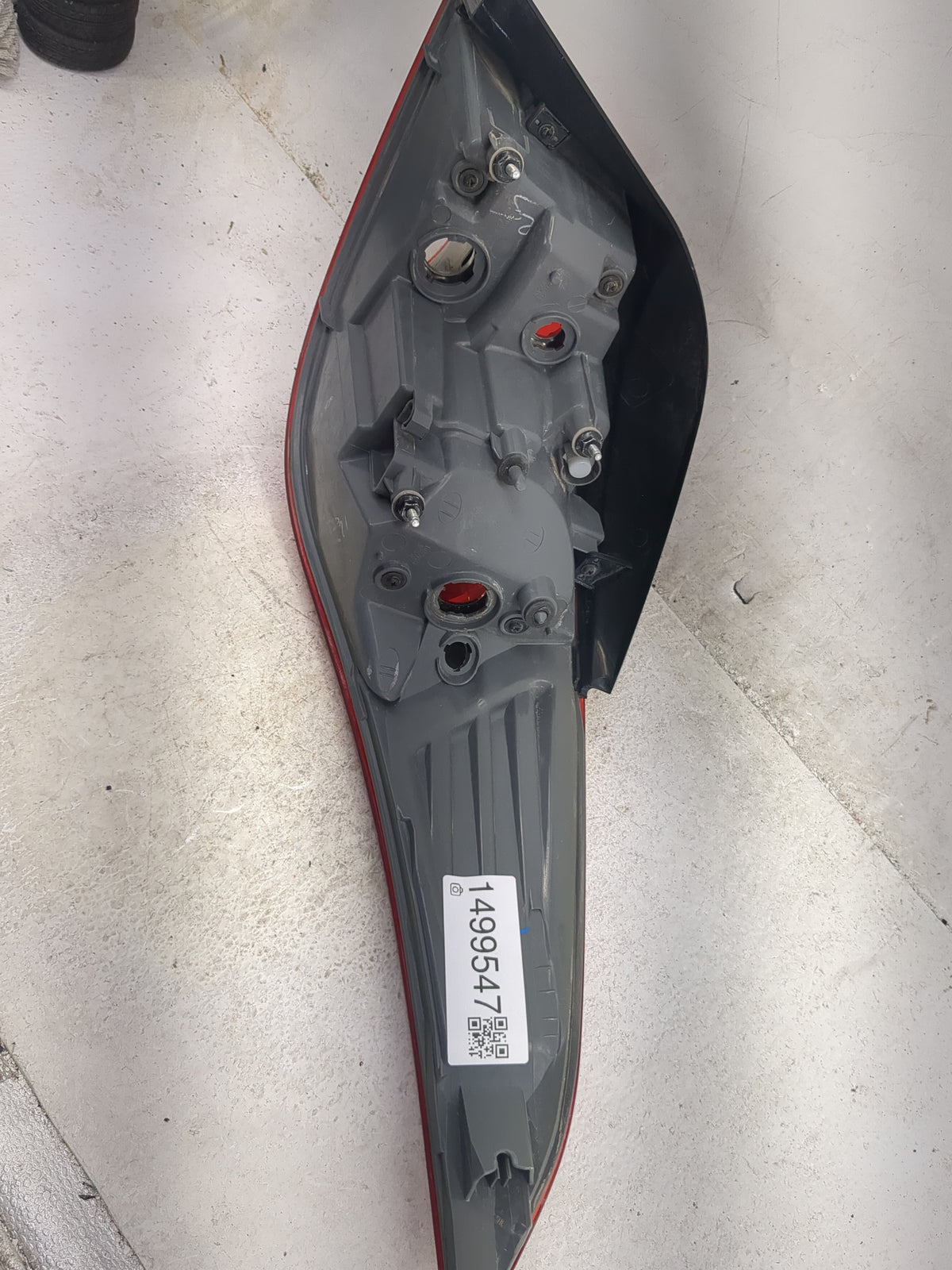 2011-2013 Hyundai Elantra Driver Left Side Deck Lid Mounted Tail Light 1499547 - Oemusedautoparts1.com
