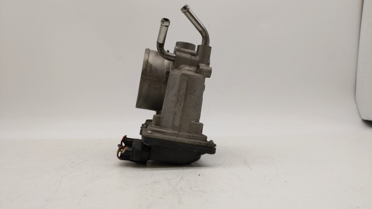 2011-2018 Hyundai Elantra Throttle Body P/N:35100-2E000 Fits Fits 2011 2012 2013 2014 2015 2016 2017 2018 2019 OEM Used Auto