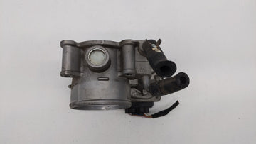 2011-2018 Hyundai Elantra Throttle Body P/N:35100-2E710 35100-2E000 Fits Fits 2011 2012 2013 2014 2015 2016 2017 2018 2019 OEM Used Auto Parts