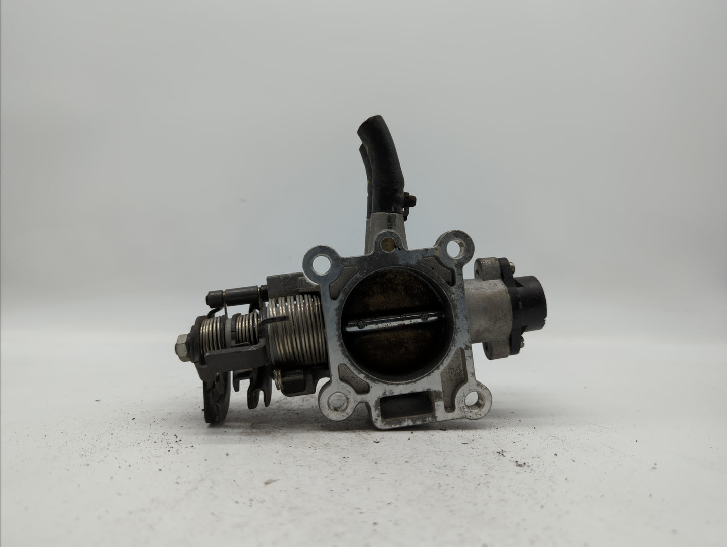 2007-2012 Hyundai Elantra Throttle Body P/N:55100-23950 35100-23950 Fits Fits 2007 2008 2009 2010 2011 2012 OEM Used Auto Pa