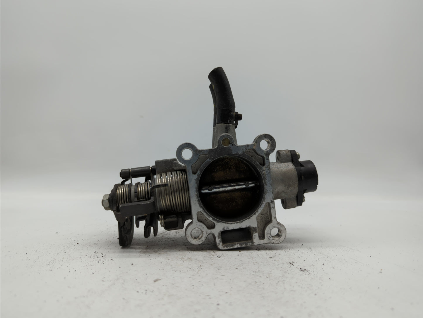 2007-2012 Hyundai Elantra Throttle Body P/N:55100-23950 35100-23950 Fits Fits 2007 2008 2009 2010 2011 2012 OEM Used Auto Pa