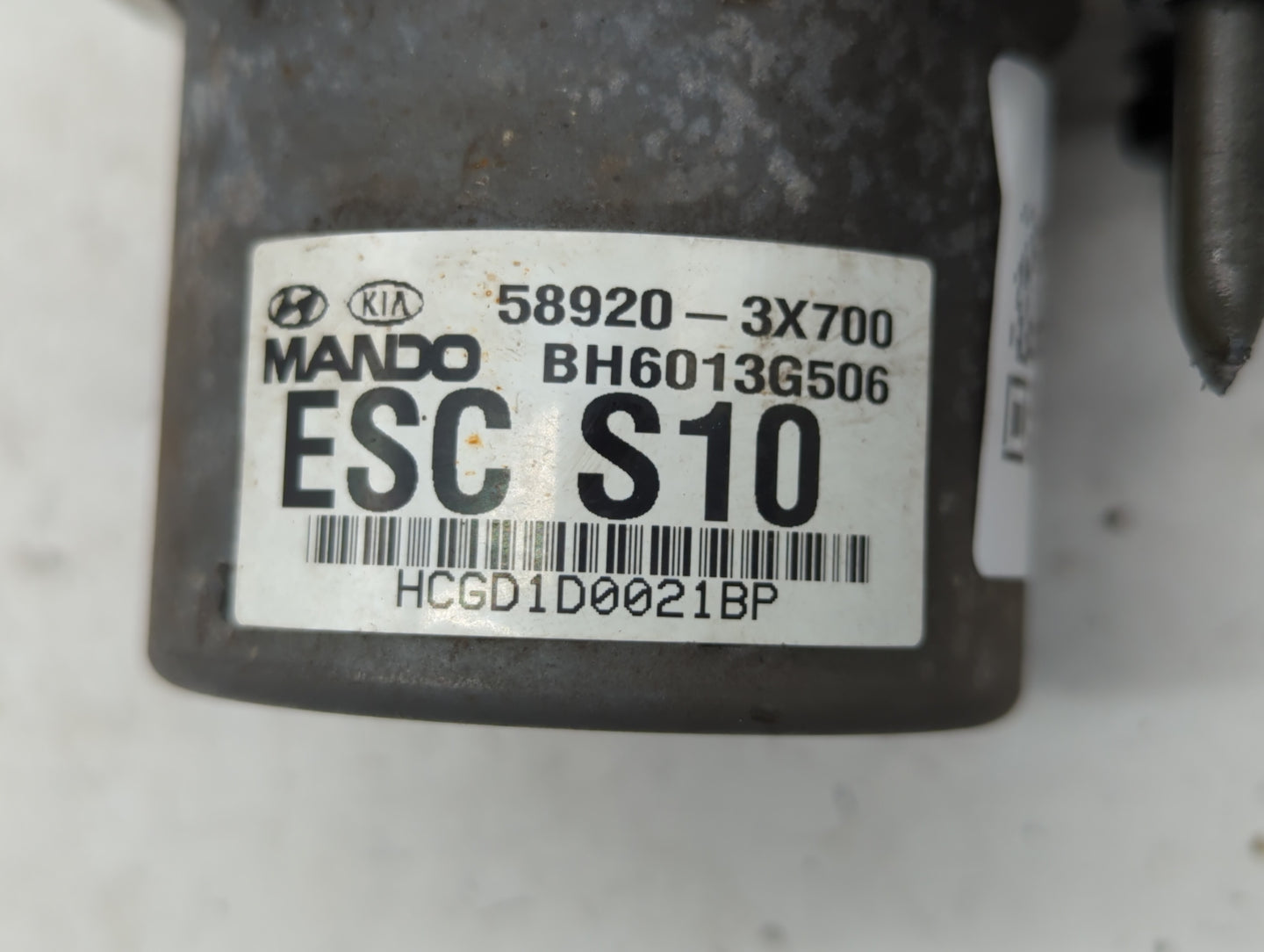 2011-2013 Hyundai Elantra ABS Pump Control Module Replacement P/N:58920-3X650 58920-3X700 Fits Fits 2011 2012 2013 OEM Used 