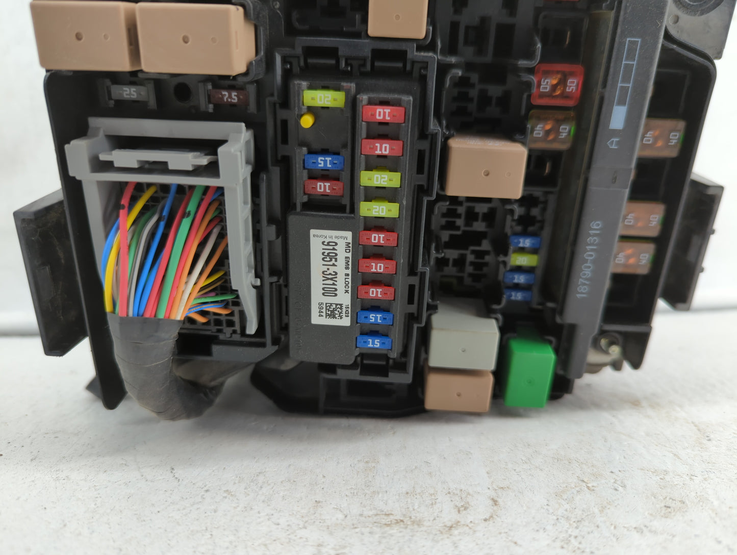 2011-2013 Hyundai Elantra Fusebox Fuse Box Panel Relay Module P/N:91950-3X510 Fits Fits 2011 2012 2013 OEM Used Auto Parts -