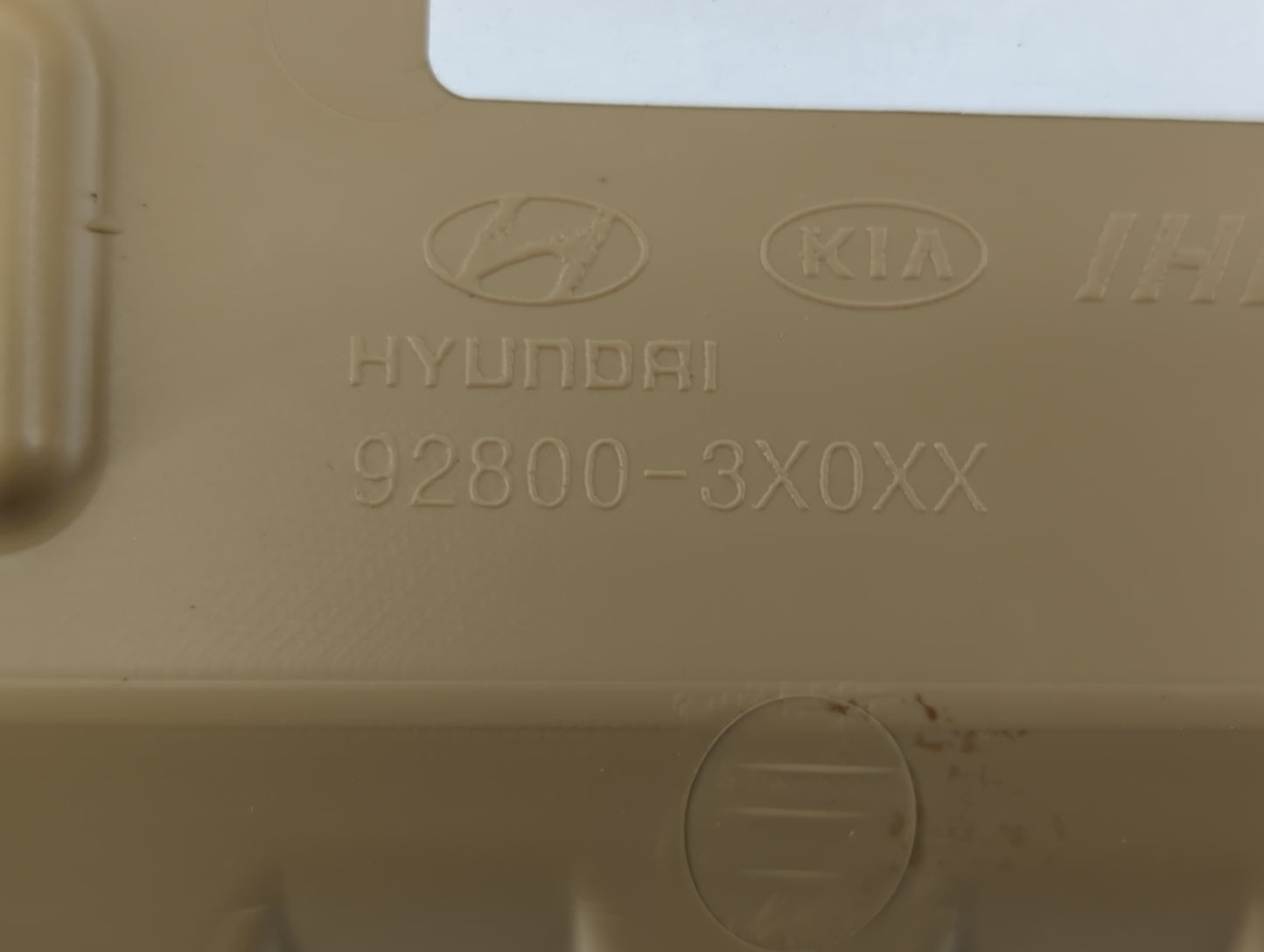 2012 Hyundai Elantra Overhead Roof Console Beige - Oemusedautoparts1.com