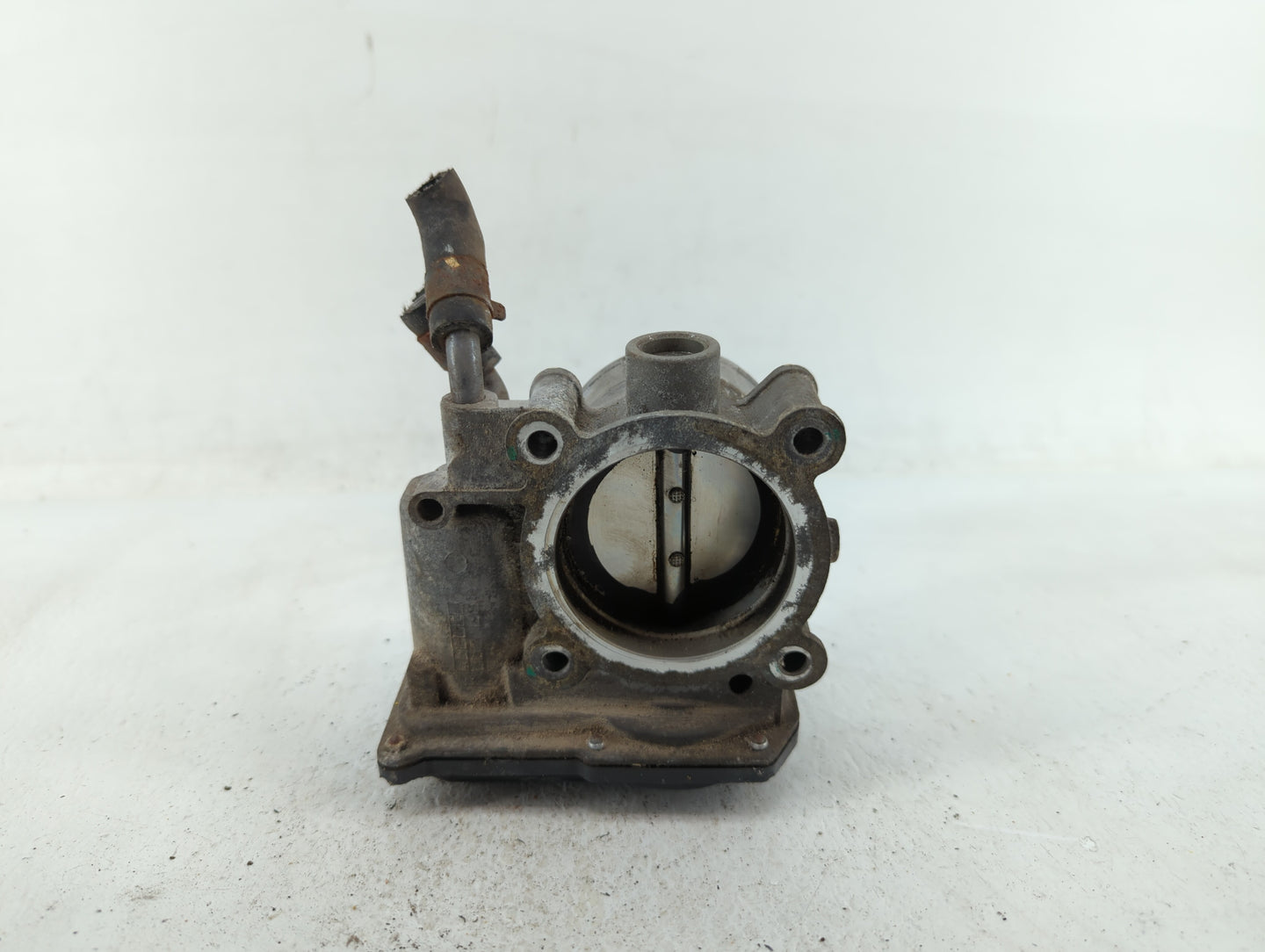 2011-2020 Hyundai Elantra Throttle Body P/N:35100-2E000 35100-2E710 Fits OEM Used Auto Parts - Oemusedautoparts1.com