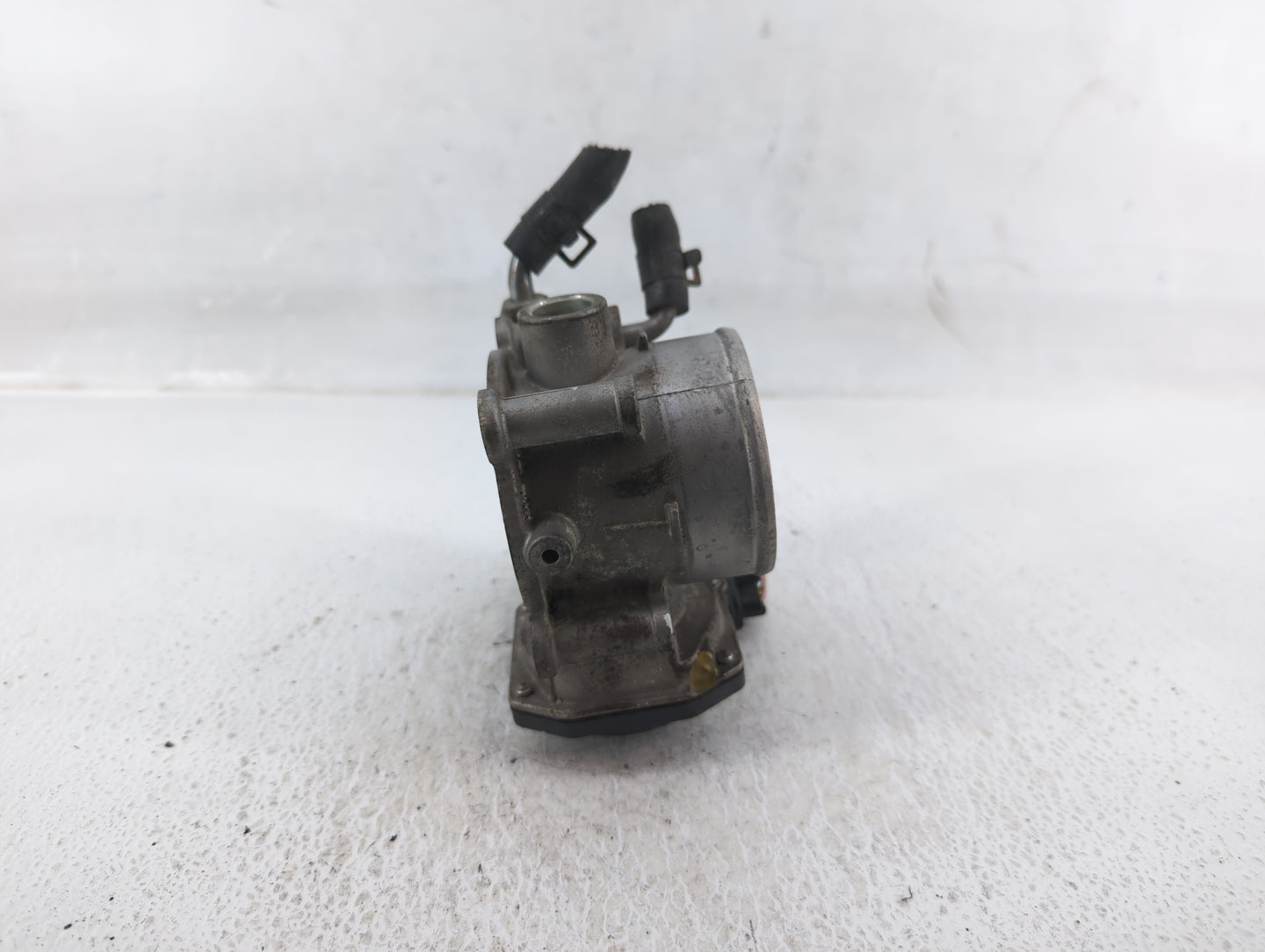 2011-2020 Hyundai Elantra Throttle Body P/N:35100-2E000 Fits Fits 2011 2012 2013 2014 2015 2016 2017 2018 2019 2020 2021 OEM