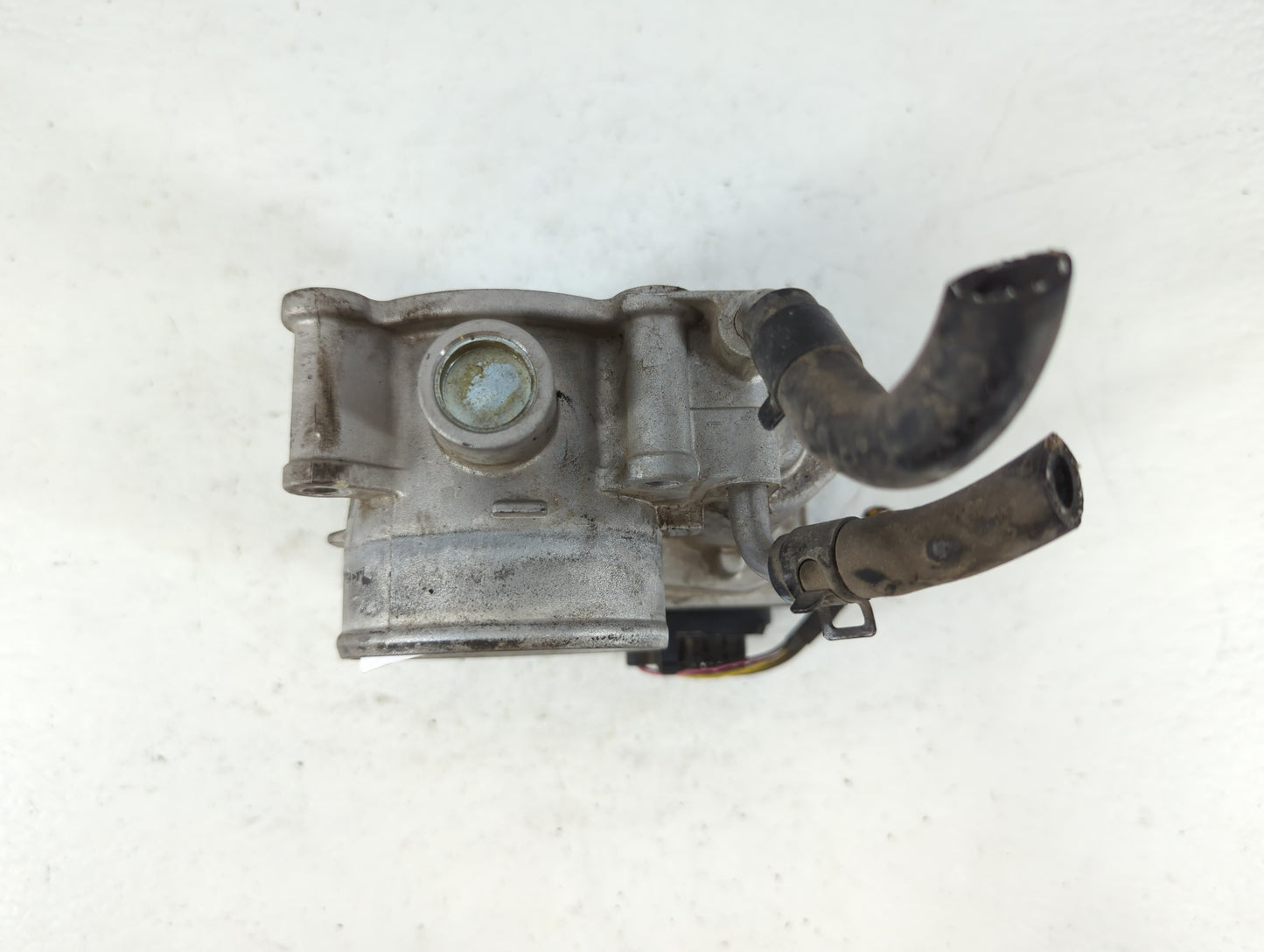 2011-2020 Hyundai Elantra Throttle Body P/N:35100-2E000 Fits Fits 2011 2012 2013 2014 2015 2016 2017 2018 2019 2020 2021 OEM