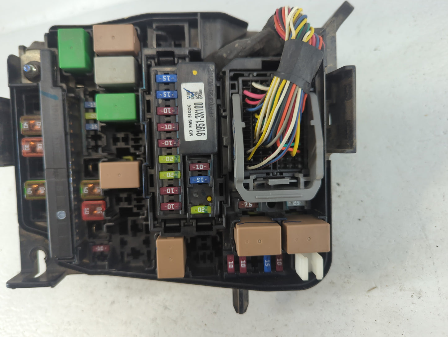 2011-2013 Hyundai Elantra Fusebox Fuse Box Panel Relay Module P/N:91950-3X510 Fits Fits 2011 2012 2013 OEM Used Auto Parts -