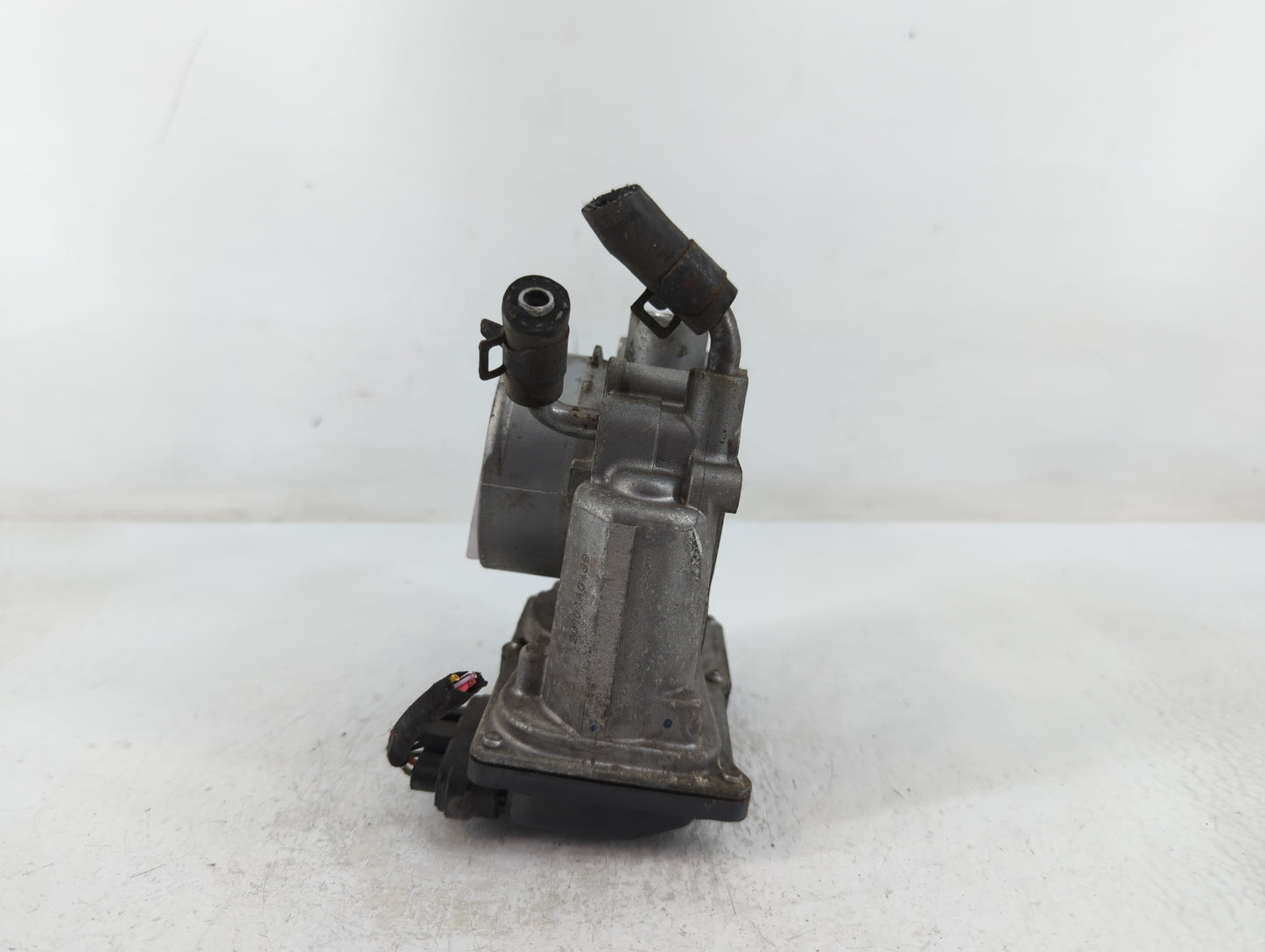 2011-2020 Hyundai Elantra Throttle Body P/N:35100-2E000 Fits Fits 2011 2012 2013 2014 2015 2016 2017 2018 2019 2020 2021 OEM