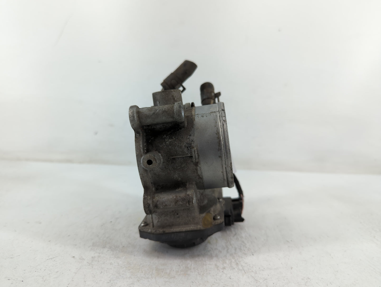 2011-2020 Hyundai Elantra Throttle Body P/N:35100-2E000 Fits Fits 2011 2012 2013 2014 2015 2016 2017 2018 2019 2020 2021 OEM