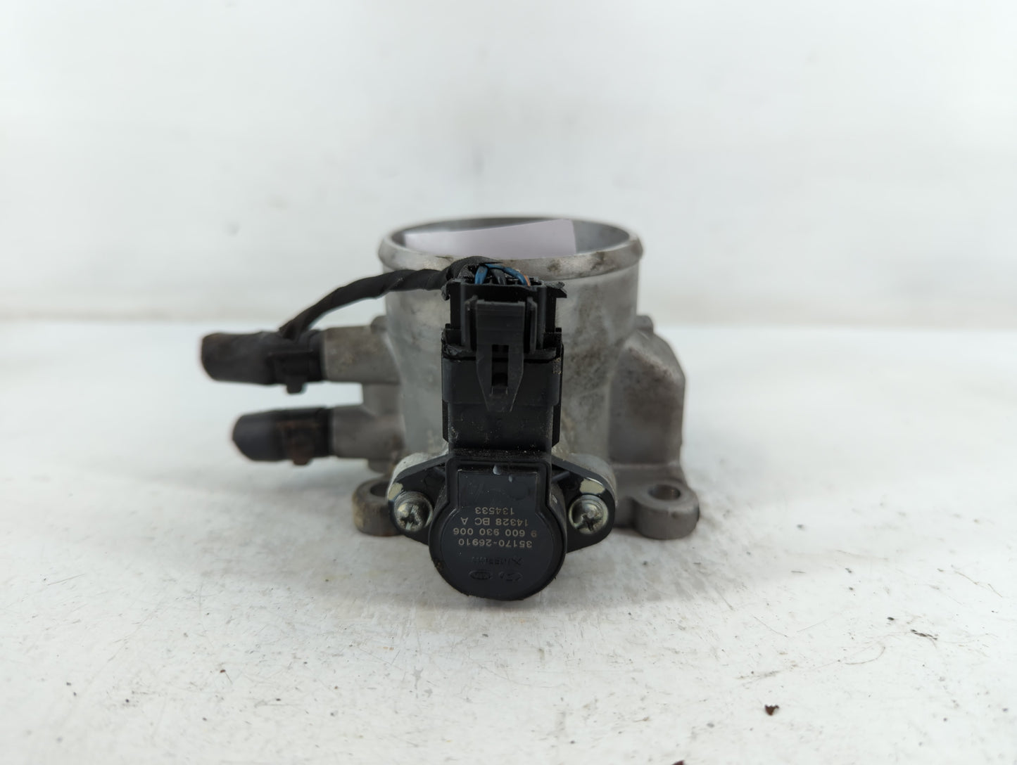 2007-2012 Hyundai Elantra Throttle Body P/N:35100-23950 Fits Fits 2007 2008 2009 2010 2011 2012 OEM Used Auto Parts - Oemuse