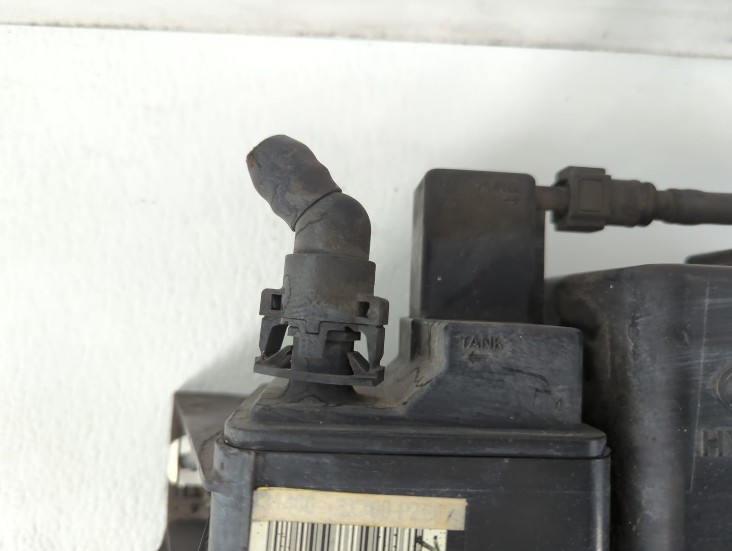 2012 Hyundai Elantra Fuel Vapor Charcoal Canister - Oemusedautoparts1.com