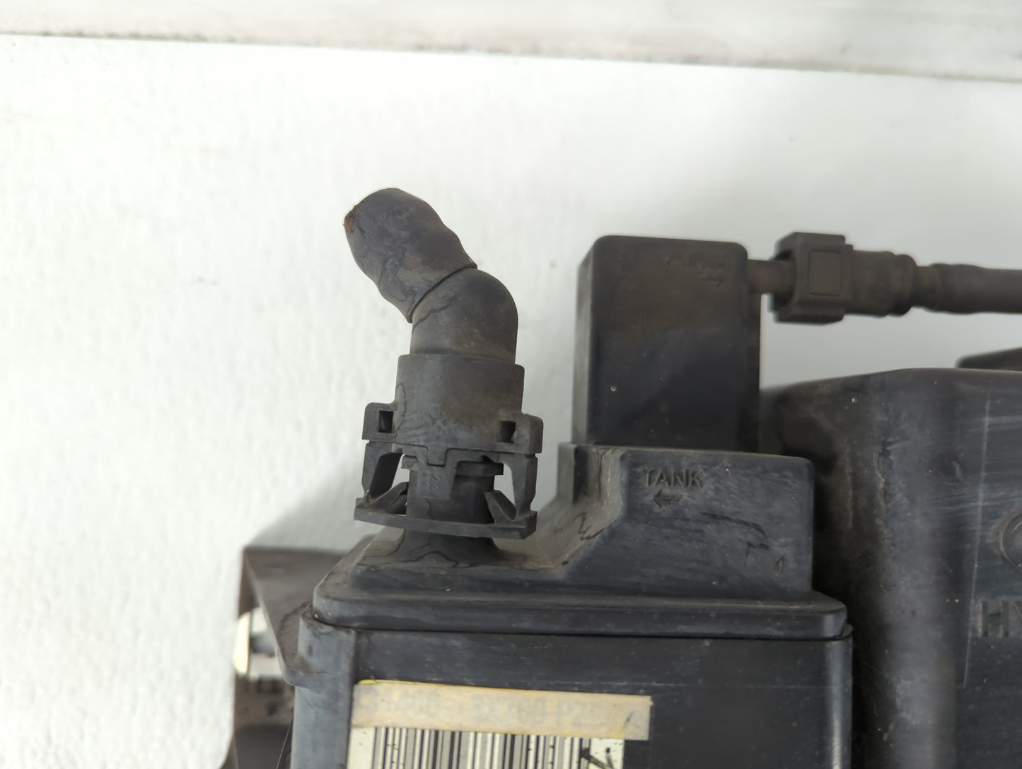 2012 Hyundai Elantra Fuel Vapor Charcoal Canister - Oemusedautoparts1.com