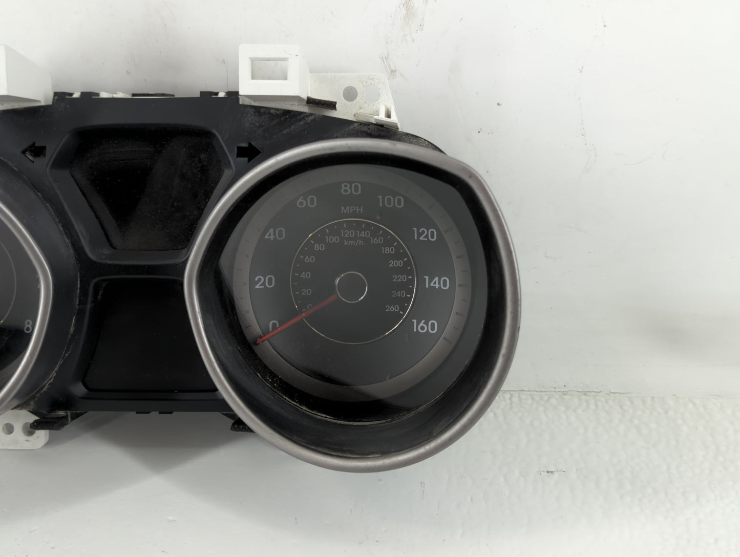 2011-2012 Hyundai Elantra Instrument Cluster Speedometer Gauges P/N:11002-140400H 94001-3X270 Fits Fits 2011 2012 OEM Used A