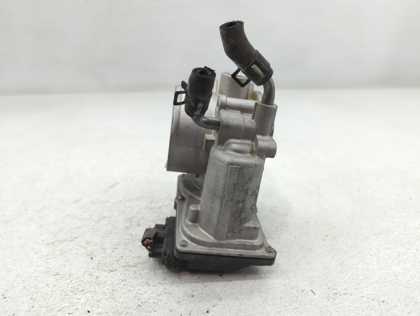 2011-2020 Hyundai Elantra Throttle Body P/N:35100-2E000 Fits Fits 2011 2012 2013 2014 2015 2016 2017 2018 2019 2020 2021 OEM