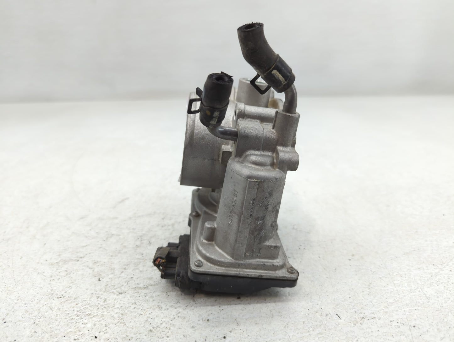 2011-2020 Hyundai Elantra Throttle Body P/N:35100-2E000 Fits Fits 2011 2012 2013 2014 2015 2016 2017 2018 2019 2020 2021 OEM