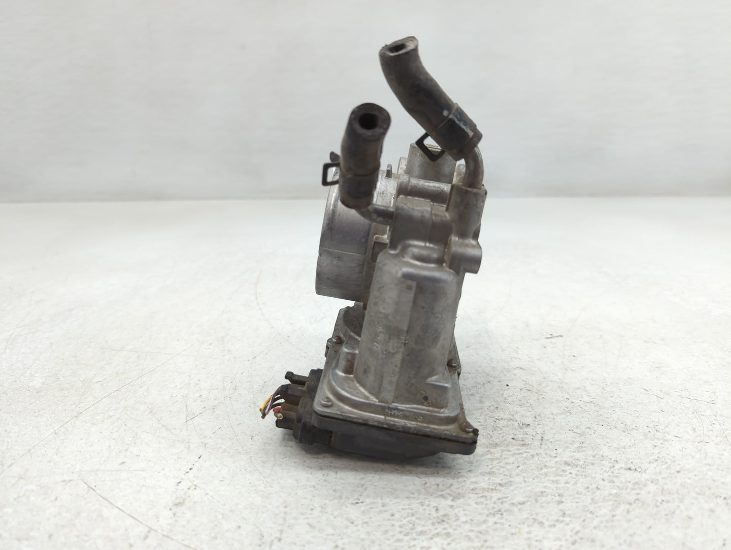 2011-2020 Hyundai Elantra Throttle Body P/N:35100-2E000 Fits Fits 2011 2012 2013 2014 2015 2016 2017 2018 2019 2020 2021 OEM