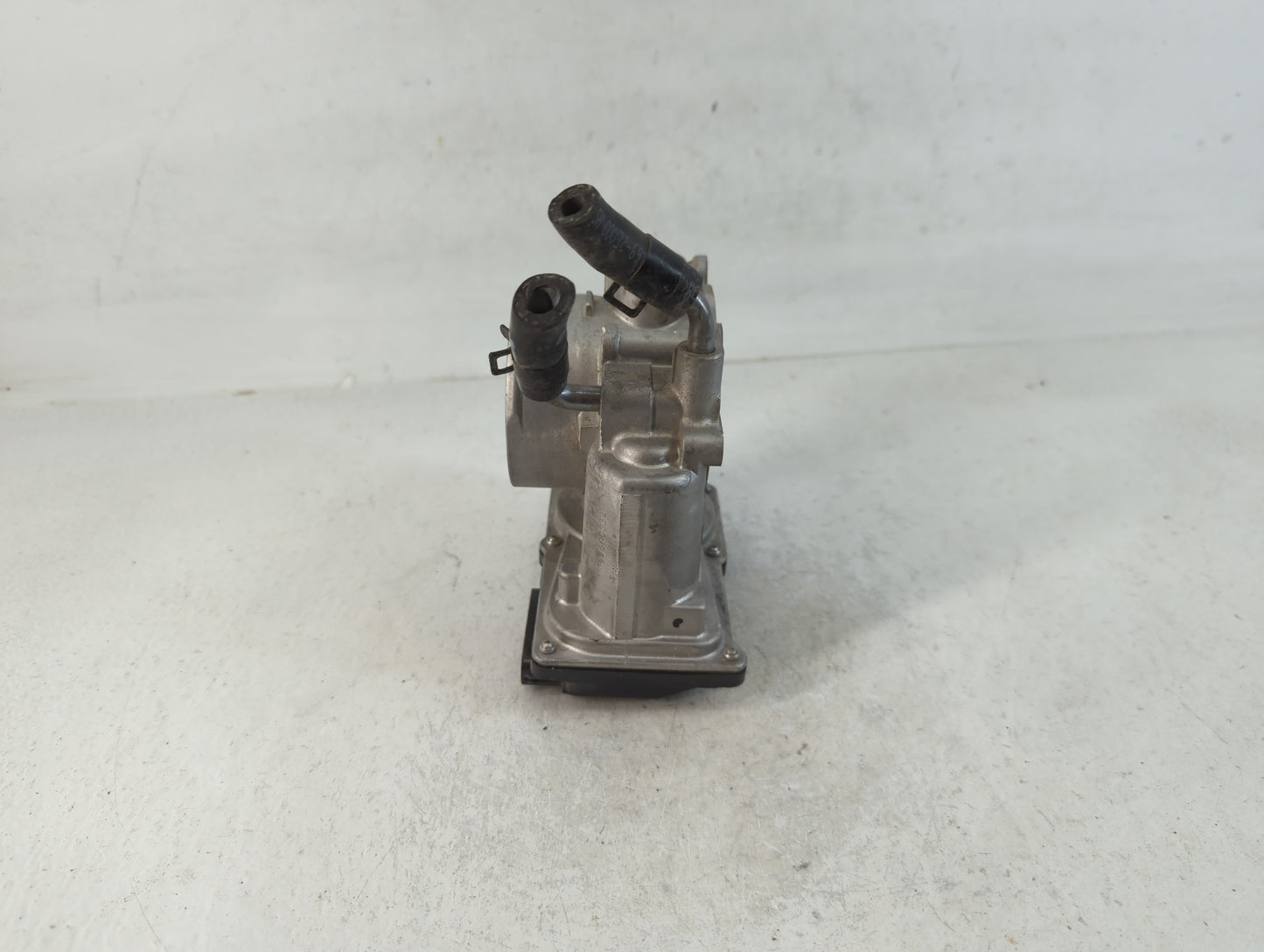 2011-2020 Hyundai Elantra Throttle Body P/N:35100-2E000 Fits Fits 2011 2012 2013 2014 2015 2016 2017 2018 2019 2020 2021 OEM