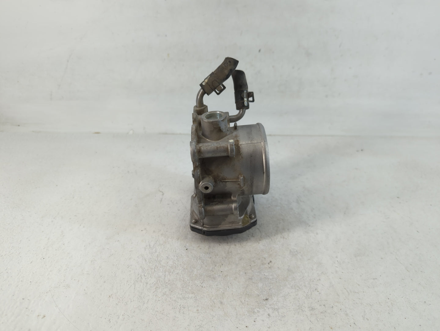2011-2020 Hyundai Elantra Throttle Body P/N:35100-2E000 Fits Fits 2011 2012 2013 2014 2015 2016 2017 2018 2019 2020 2021 OEM