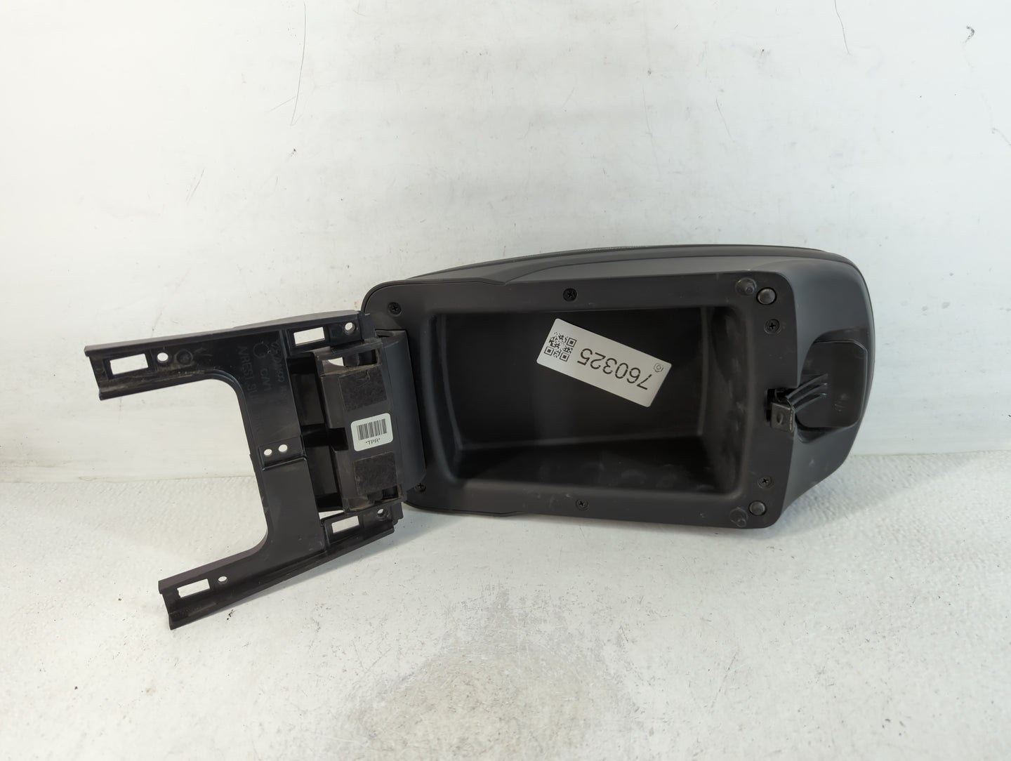 2012 Hyundai Elantra Center Console Armrest Cover Lid Fits OEM Used Auto Parts - Oemusedautoparts1.com