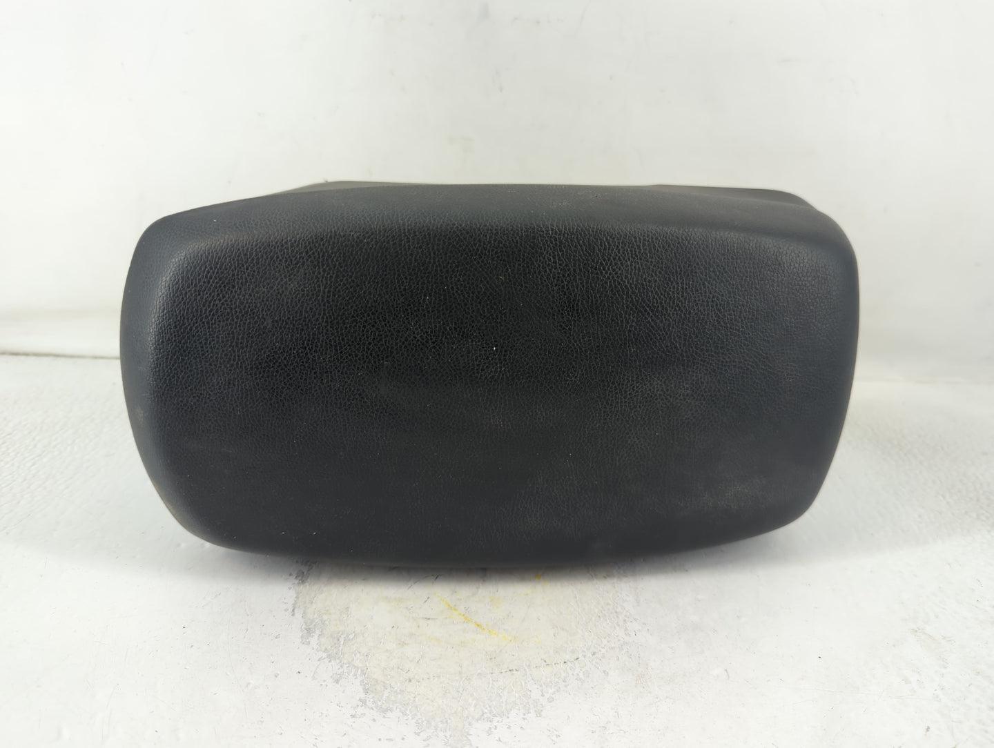 2011-2013 Hyundai Elantra Center Console Armrest Cover Lid P/N:R04 Fits Fits 2011 2012 2013 OEM Used Auto Parts - Oemusedaut