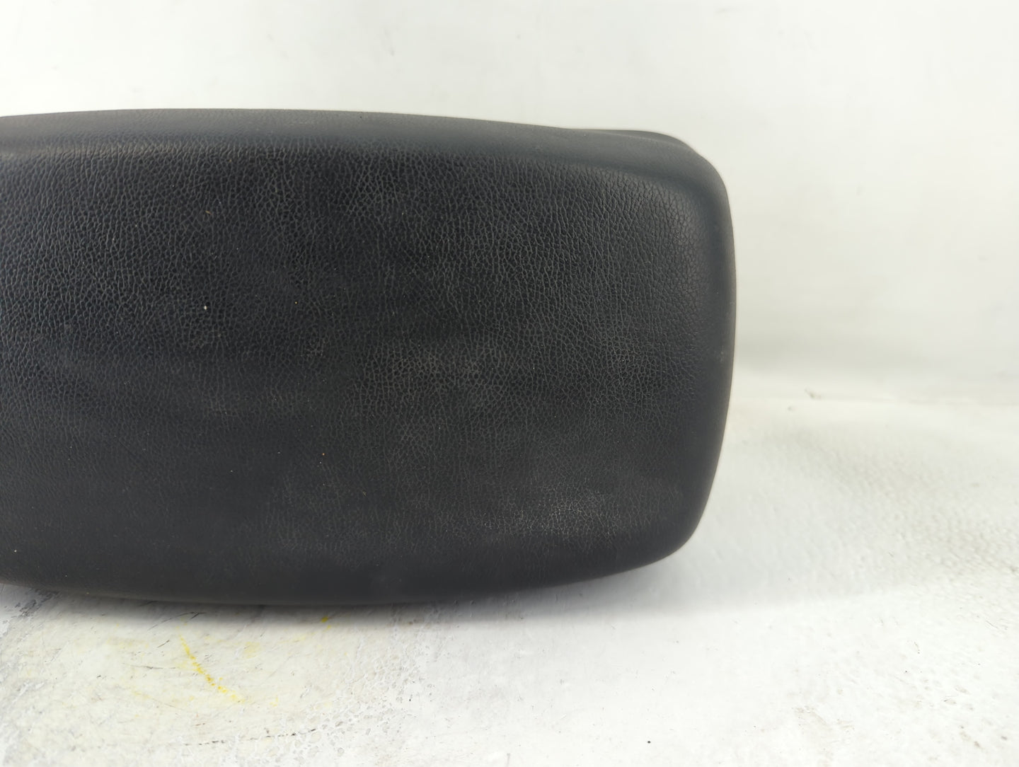 2011-2013 Hyundai Elantra Center Console Armrest Cover Lid P/N:R04 Fits Fits 2011 2012 2013 OEM Used Auto Parts - Oemusedaut