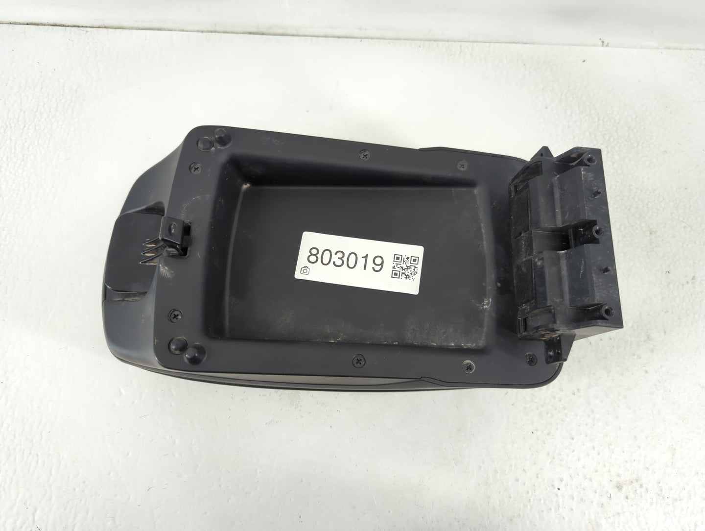 2011-2013 Hyundai Elantra Center Console Armrest Cover Lid P/N:R04 Fits Fits 2011 2012 2013 OEM Used Auto Parts - Oemusedaut