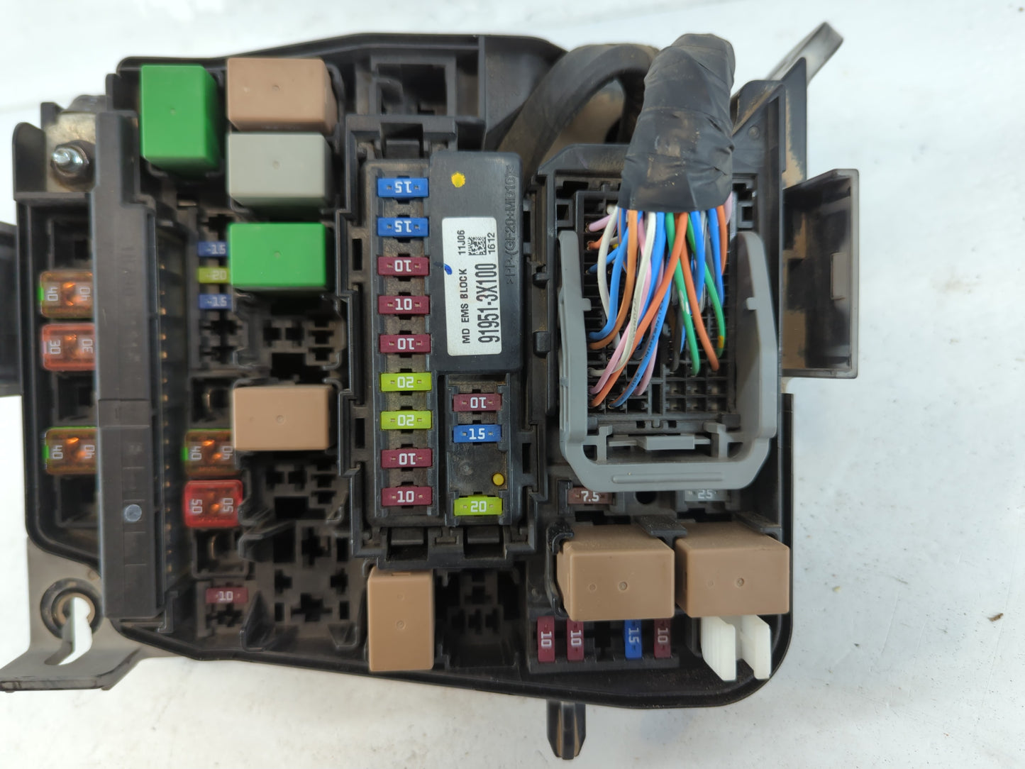 2011-2013 Hyundai Elantra Fusebox Fuse Box Panel Relay Module P/N:91205 3X283 Fits Fits 2011 2012 2013 OEM Used Auto Parts -