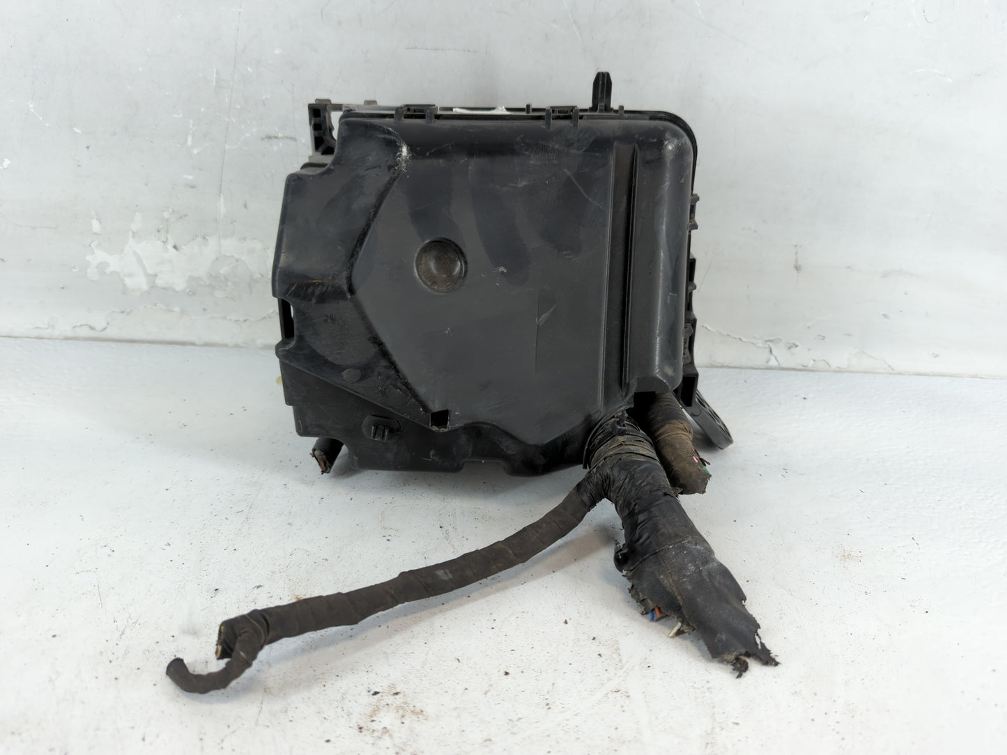 2011-2013 Hyundai Elantra Fusebox Fuse Box Panel Relay Module P/N:91205 3X283 Fits Fits 2011 2012 2013 OEM Used Auto Parts -
