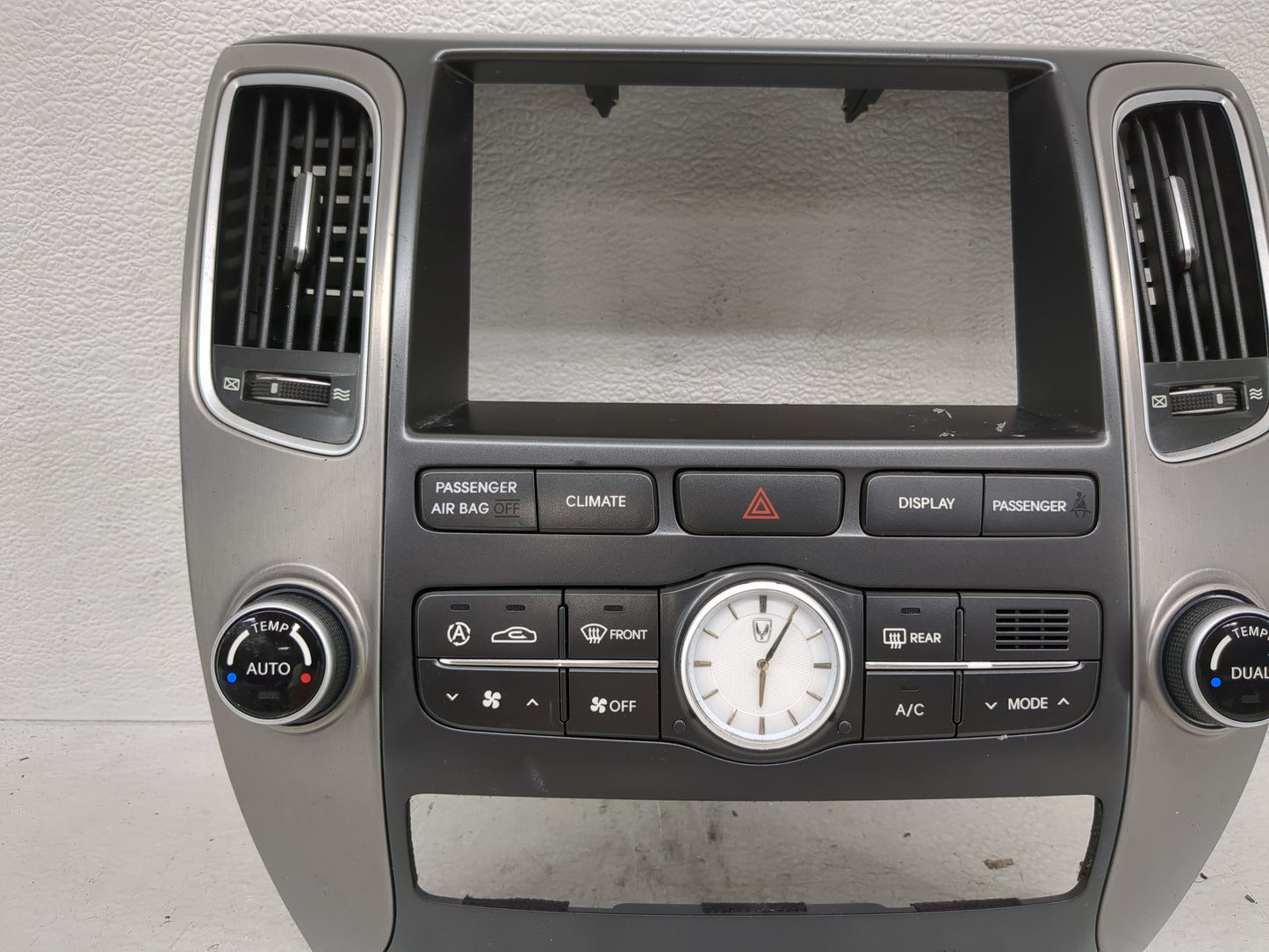 2011-2013 Hyundai Equus Climate Control Module Temperature AC/Heater Replacement Fits Fits 2011 2012 2013 OEM Used Auto Part