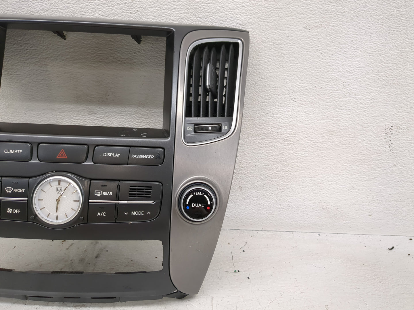 2011-2013 Hyundai Equus Climate Control Module Temperature AC/Heater Replacement Fits Fits 2011 2012 2013 OEM Used Auto Part