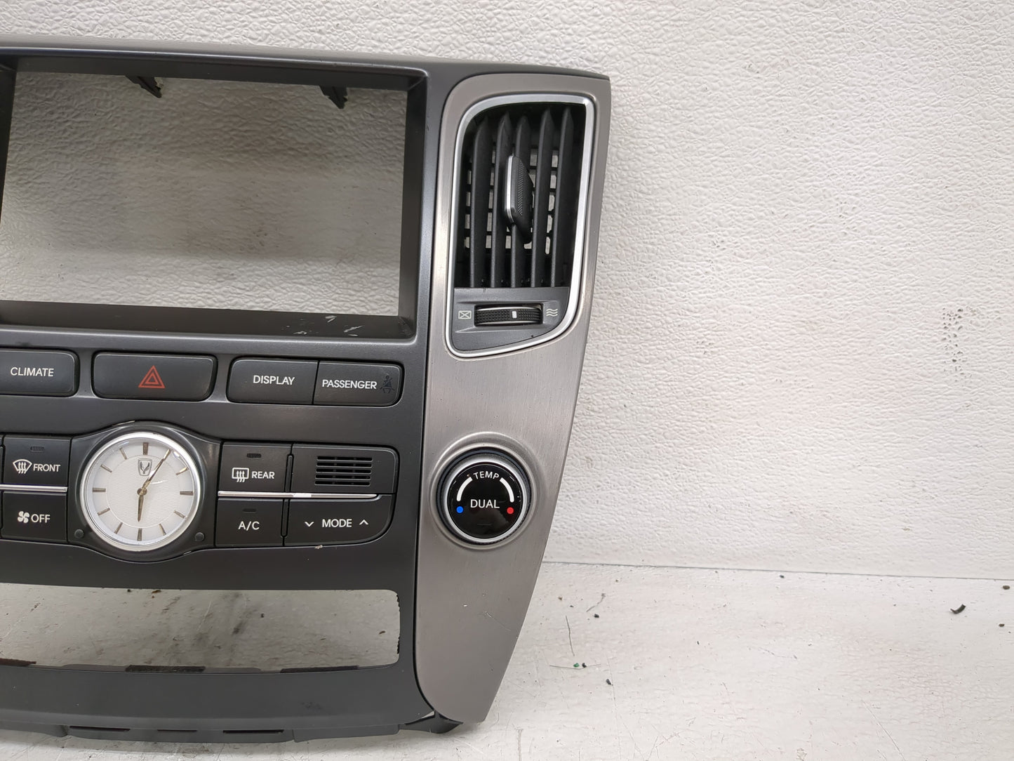 2011-2013 Hyundai Equus Climate Control Module Temperature AC/Heater Replacement Fits Fits 2011 2012 2013 OEM Used Auto Part