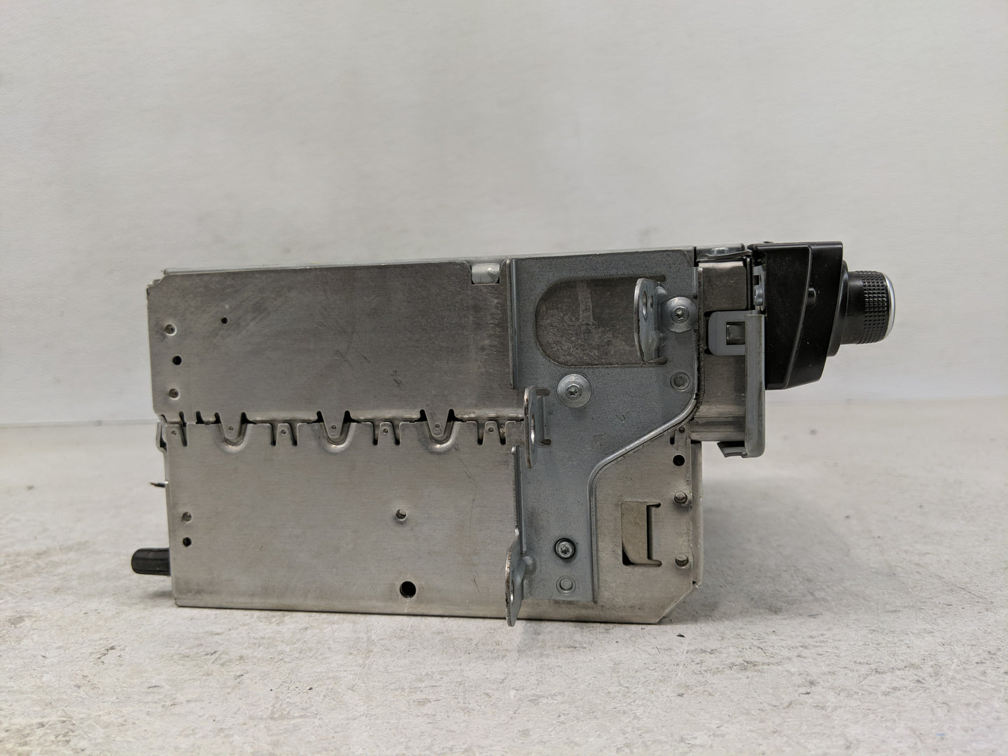 2011-2013 Hyundai Equus Radio AM FM Cd Player Receiver Replacement P/N:6434A-VIDIS Fits Fits 2011 2012 2013 OEM Used Auto Pa