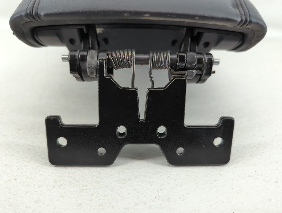 2012 Hyundai Equus Center Console Armrest Cover Lid - Oemusedautoparts1.com